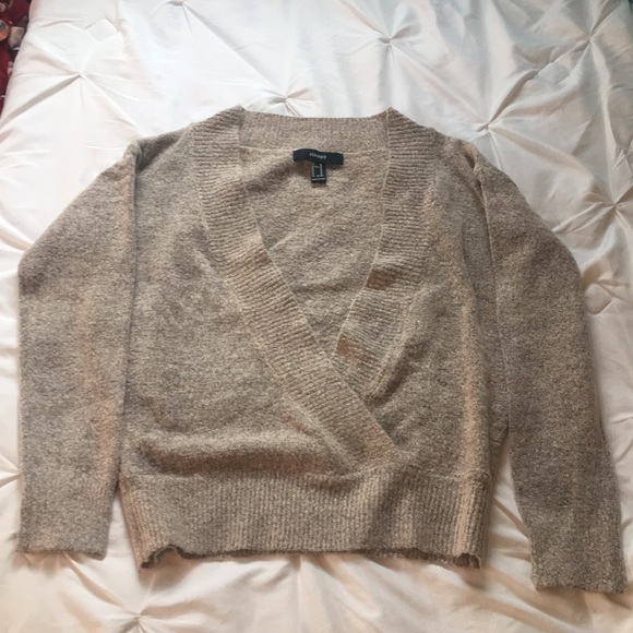 NWOT Forever 21 Deep V sweater - Picture 2 of 6